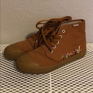 BANGS Hightop